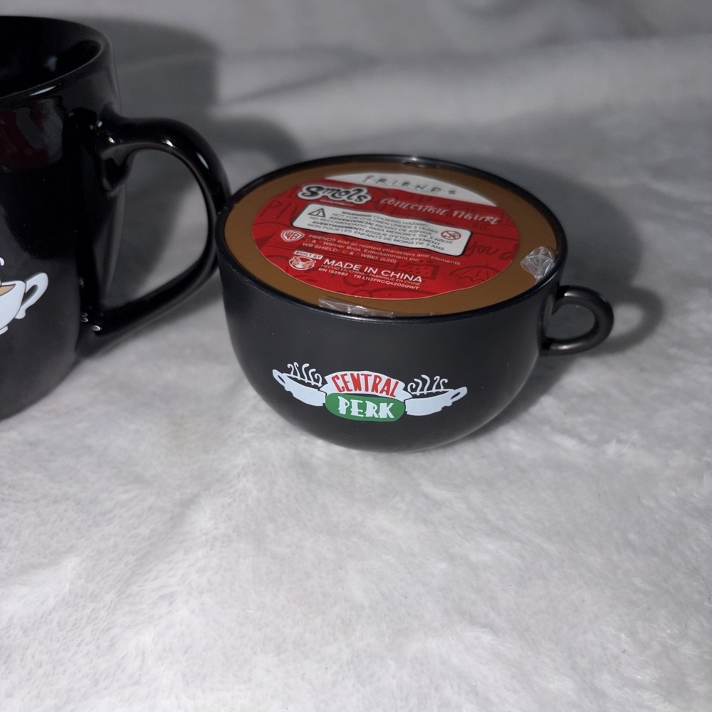 Friends Central Perk 24oz Oversized Ceramic Soup/Coffee Mug Chef Figurine No Box - Picture 3 of 9